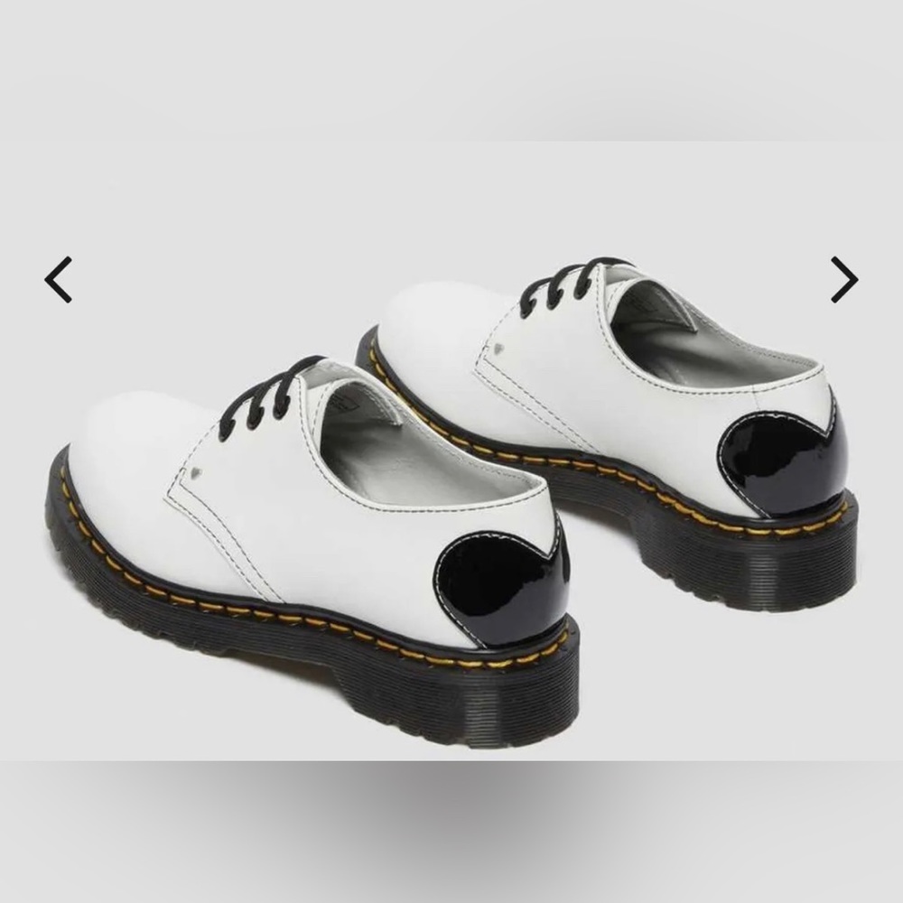 Dr. Martens 1461 Hearts 26682100 White Black Women's Leather Oxfords Size 9 New